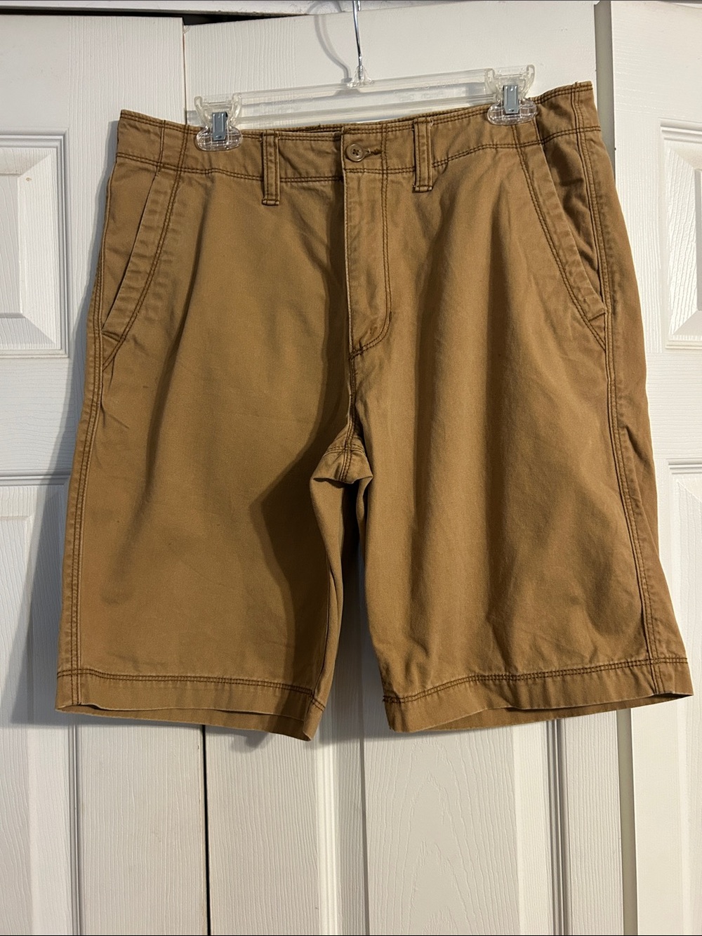 Old Navy Size 33 Classic Flat-Front Men's Shorts Khaki Tan Uniform School